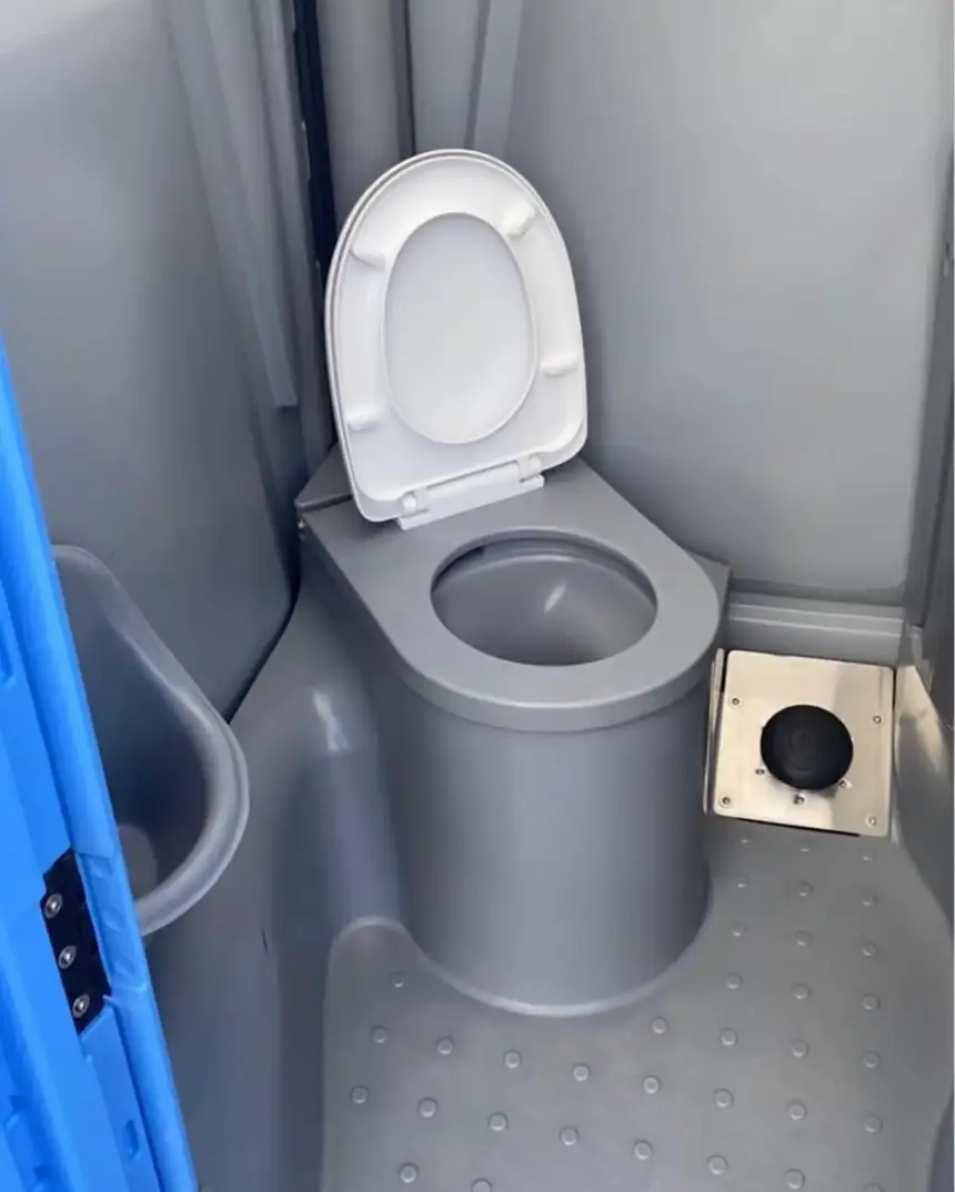 Wheelchair-accessible (ADA-style)